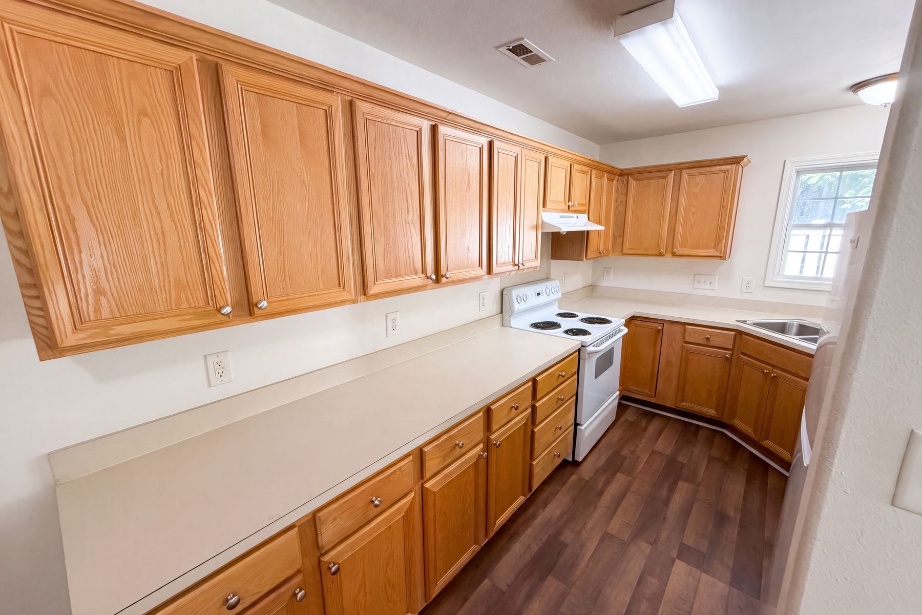 Photo 2 of 21 of 9514 Littleleaf Dr, Charlotte, NC
