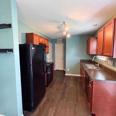 Property photo 2 of 5730 Natick Dr