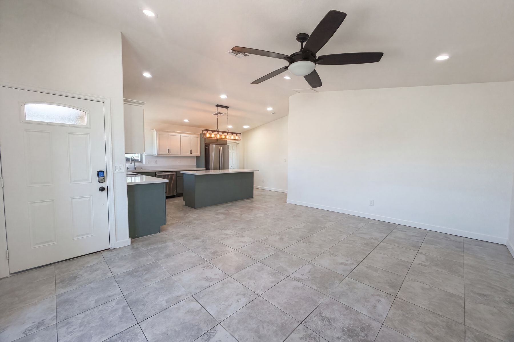 Property photo 3 of 11031 E Vine Ave