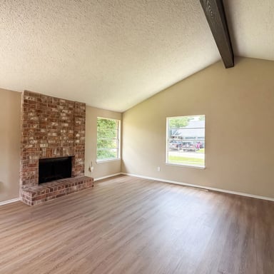 Property photo 3 of 5602 Briarwood Forest Dr