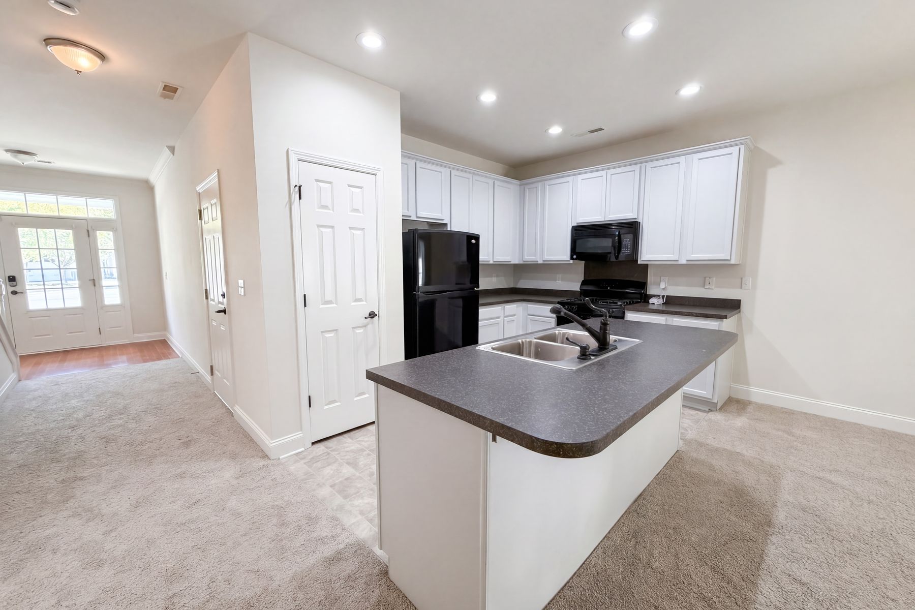 Photo 2 of 17 of 9622 Scarborough Ct, Summerville, SC