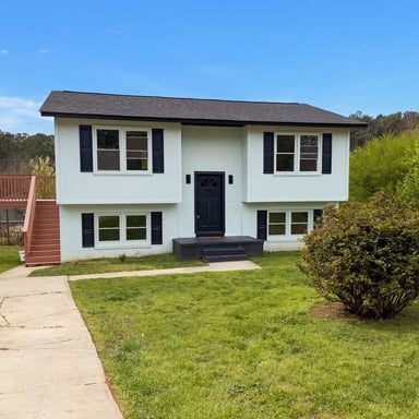 Property photo 1 of 105 Foxhall Ct