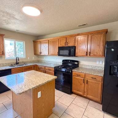 Property photo 2 of 1309 Spruce Meadows Dr NE