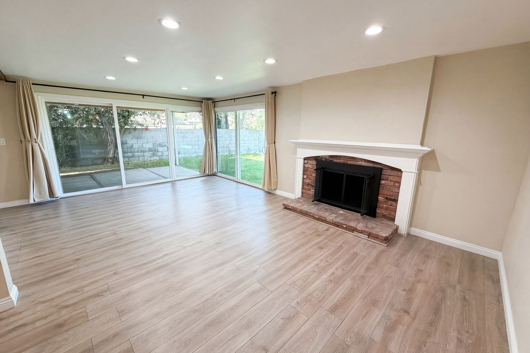 Property photo 3 of 1640 Aspen Grove Ln