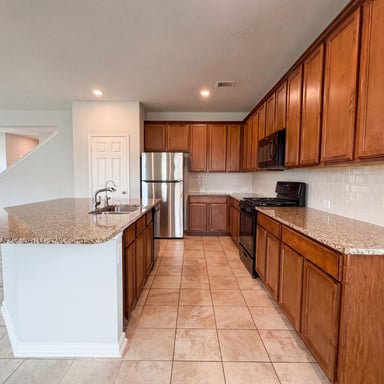 Property photo 2 of 4022 Lake Cypress Cir