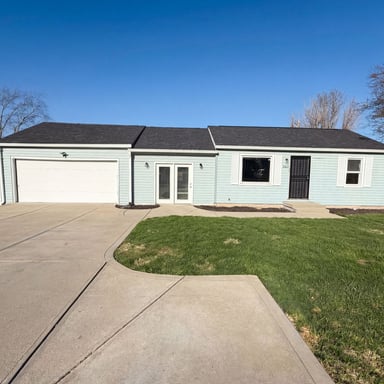 Property photo 1 of 1062 Rita Dr