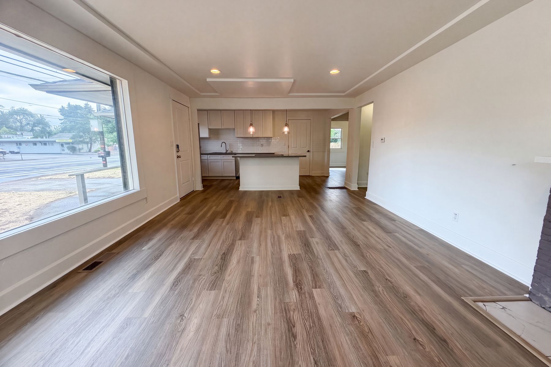 Property photo 3 of 11650 NE Glisan St