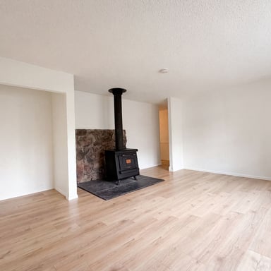 Property photo 3 of 1307 Redwood Dr