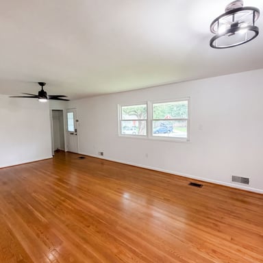 Property photo 3 of 13512 Fitzhugh Ln