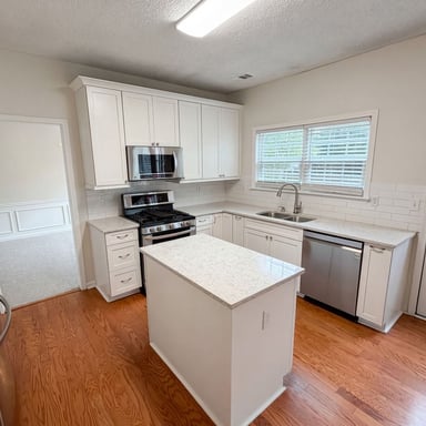 Property photo 2 of 3935 Lake Lanier Dr