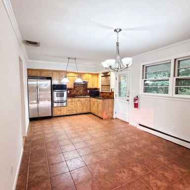 Property photo 2 of 35 Dapp Ct