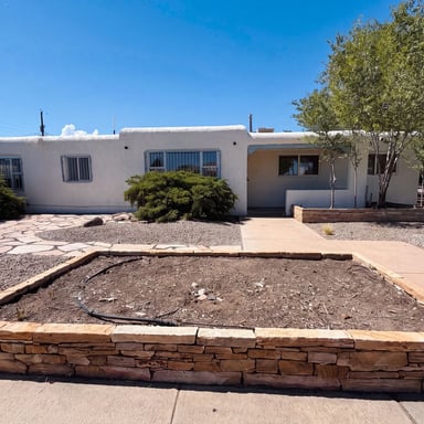Property photo 1 of 700 Dakota St SE