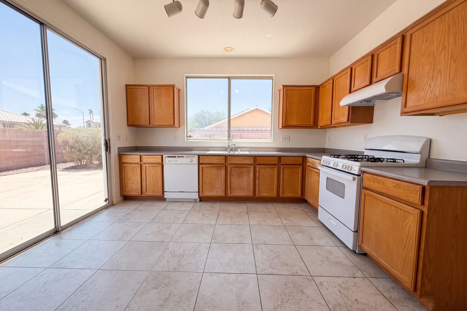 Photo 2 of 22 of 521 Quail Bird Pl, Henderson, NV