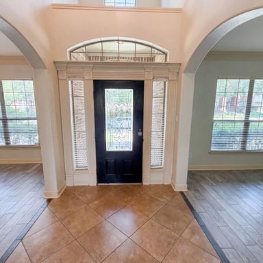 Property photo 3 of 15822 Maple Shores Dr