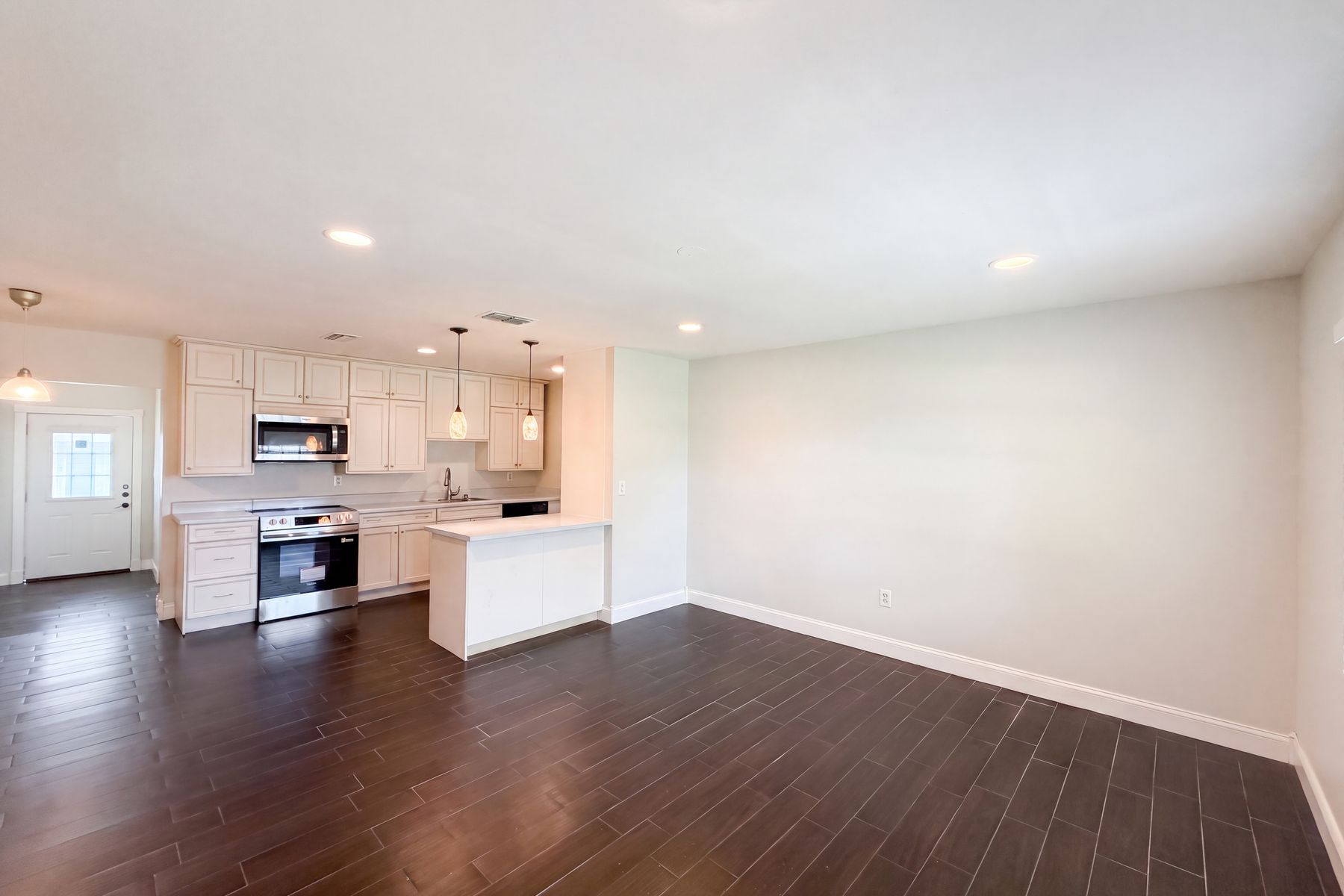 Photo 2 of 19 of 4147 Willow South Dr, Mulberry, FL