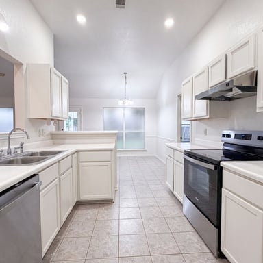 Property photo 2 of 129 Meadowbrook Dr