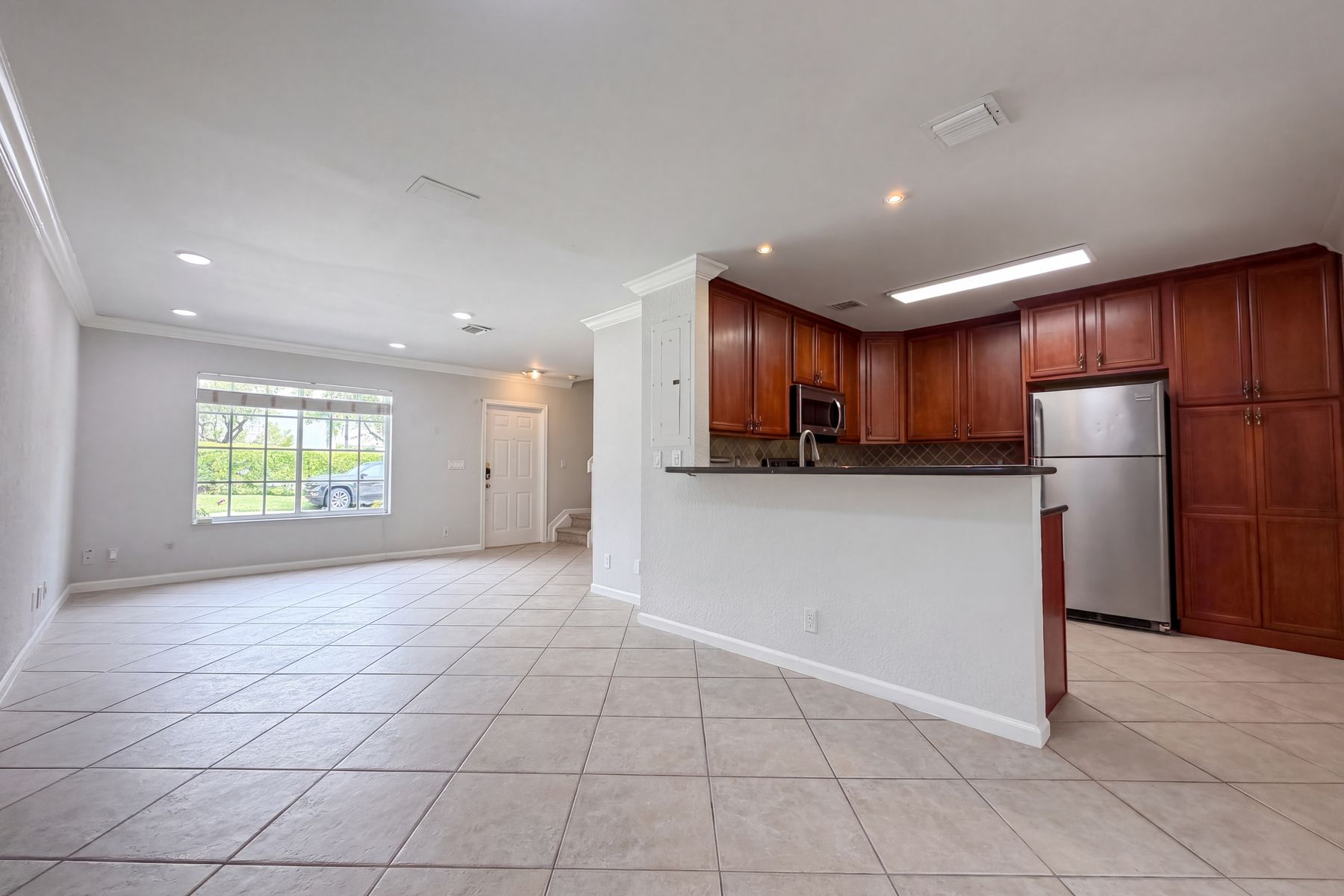 Photo 2 of 24 of 1480 SW 47th Ave, Deerfield Beach, FL