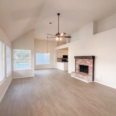 Property photo 3 of 11823 Meadowchase Dr