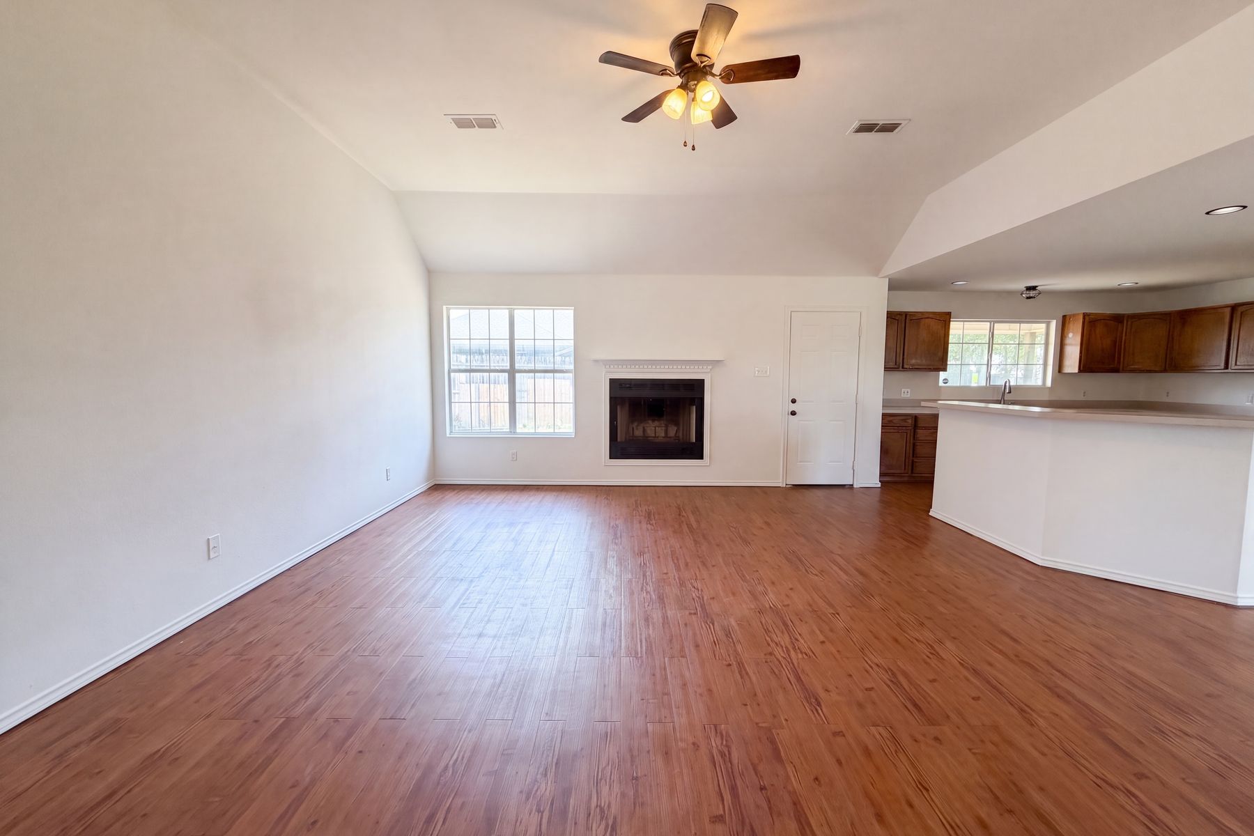 Property photo 3 of 201 Driftwood Ct