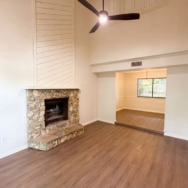 Property photo 3 of 830 Dunbar Ter
