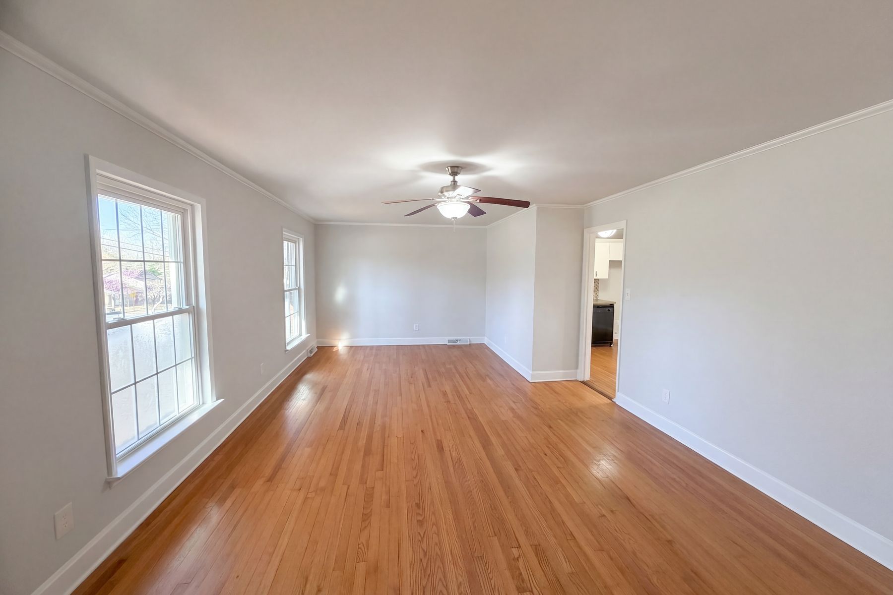 Property photo 3 of 1512 Buckingham Ave