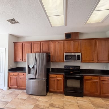 Property photo 2 of 12706 Grovehurst Ave
