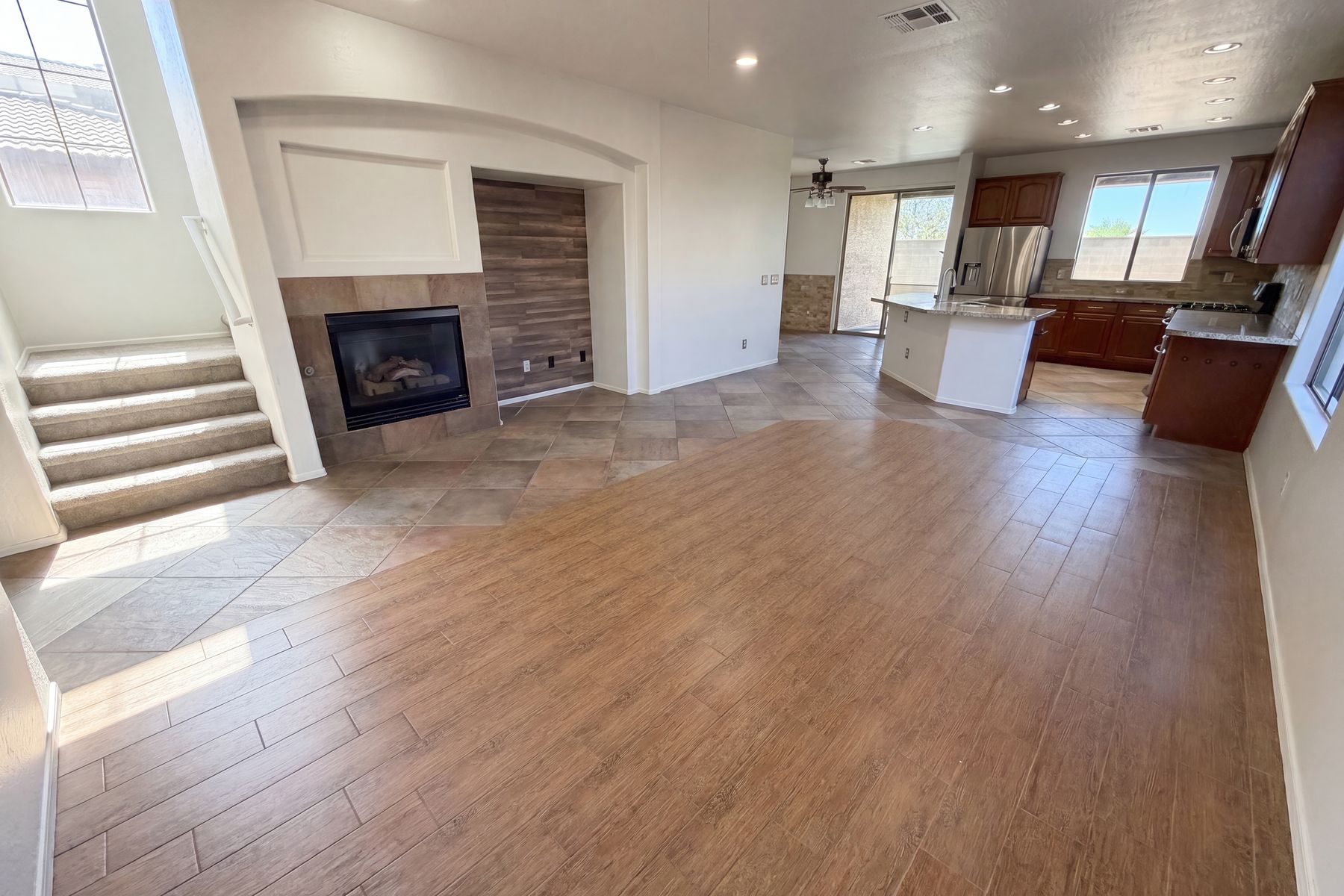 Property photo 3 of 2513 W Florentine Rd