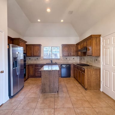 Property photo 2 of 905 Ridgemont Dr