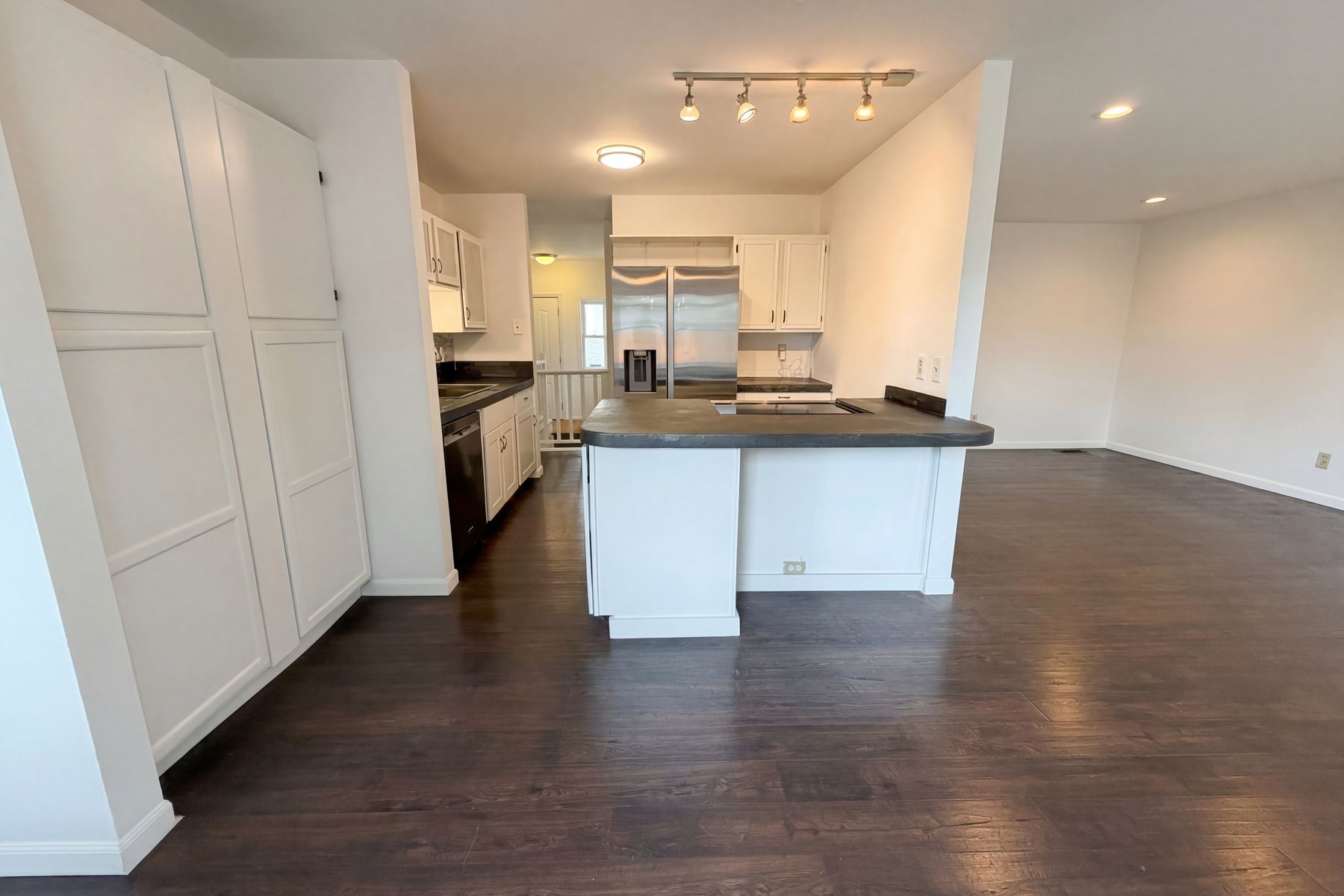 Photo 2 of 22 of 13771 W Warren Dr, Lakewood, CO