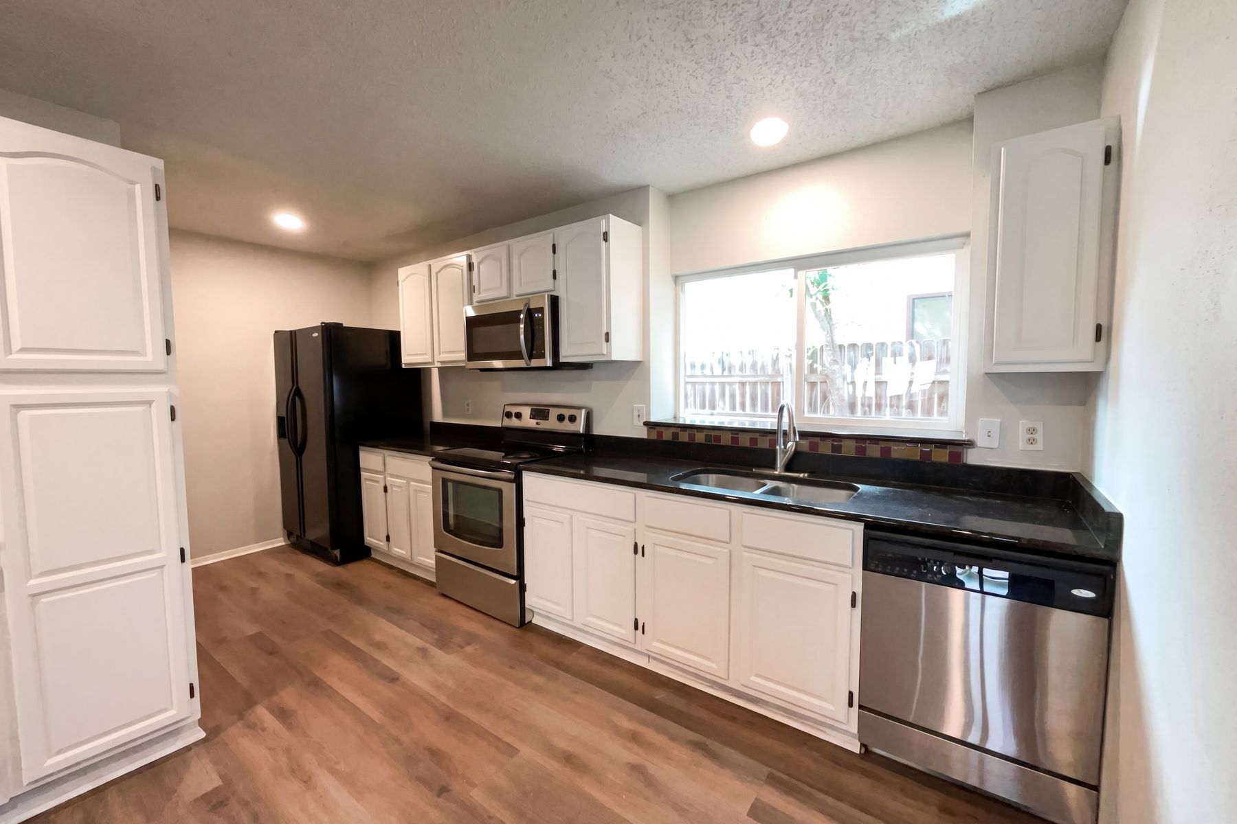 Photo 2 of 17 of 1210 Fillmore Dr, San Antonio, TX