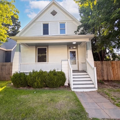 Property photo 1 of 415 N 4th St