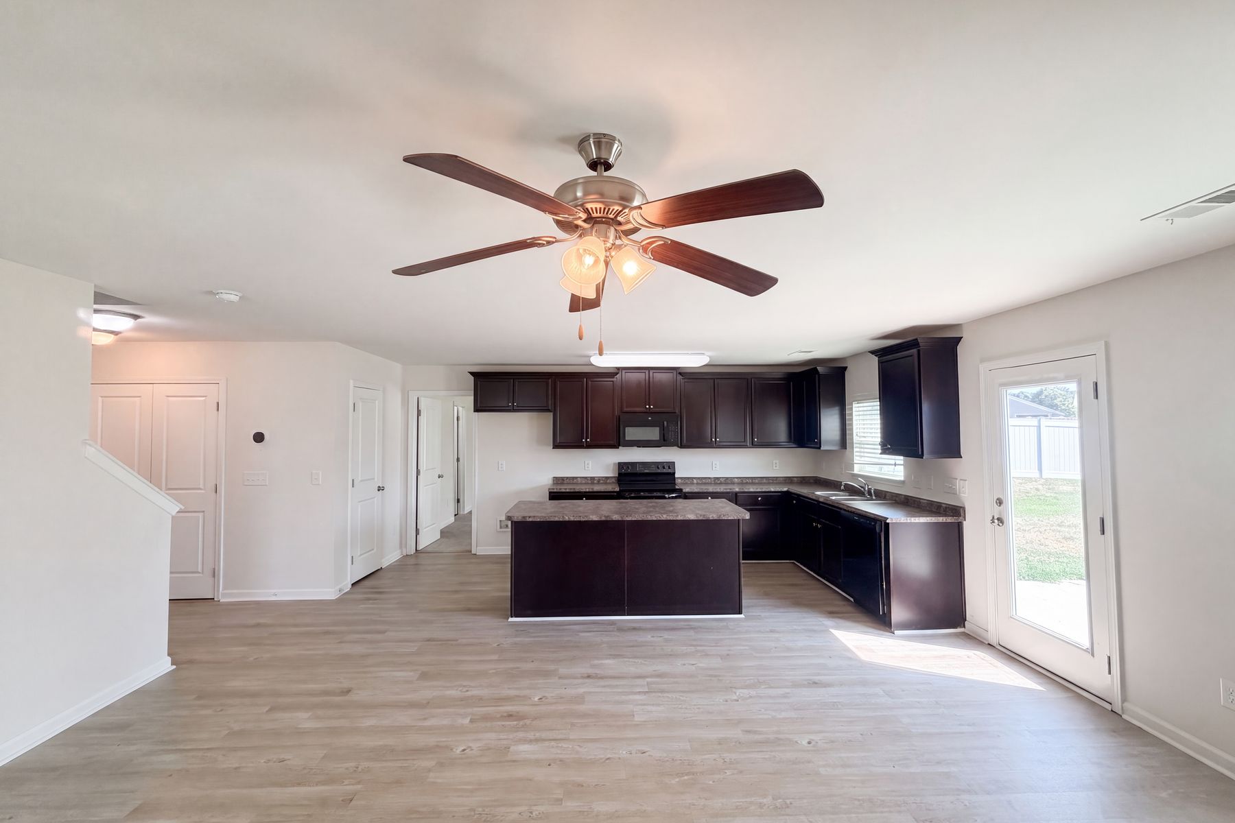 Photo 2 of 28 of 6800 Olivia Ct, Whitsett, NC