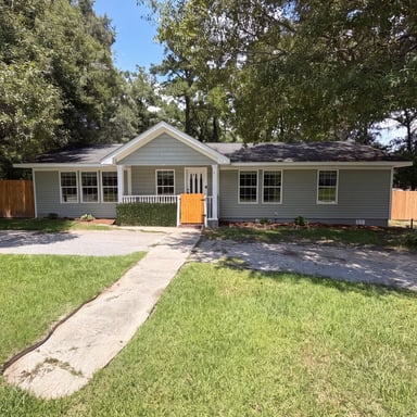 Property photo 1 of 829 W 2nd North St