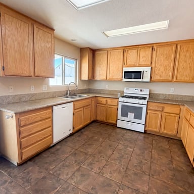 Property photo 2 of 11401 Villa St
