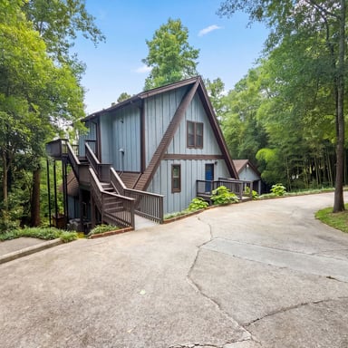 Property photo 1 of 2801 Shades Crest Rd