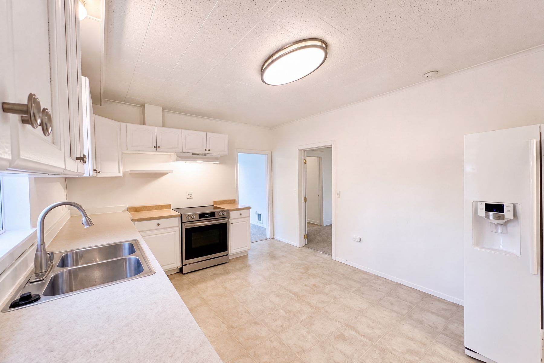 Photo 2 of 17 of 7507 Lower Ridge Rd, Everett, WA