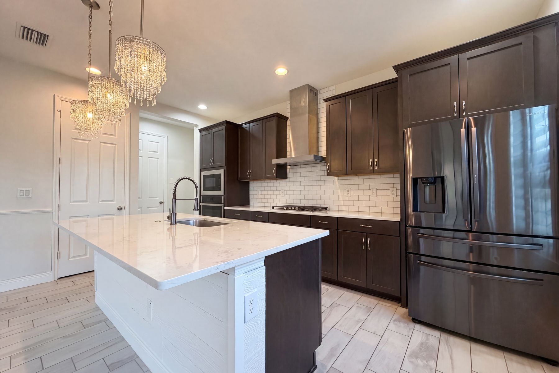 Photo 2 of 33 of 12643 Horseshoe Bend Dr, Lithia, FL