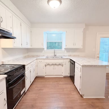 Property photo 2 of 166 Kirby Dr