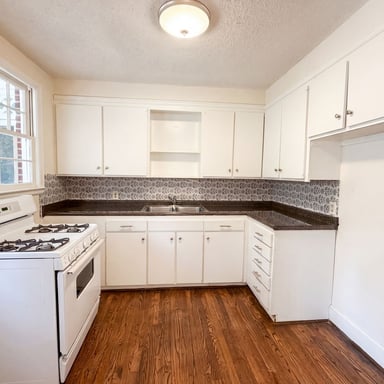 Property photo 2 of 1901 Glenwood Rd