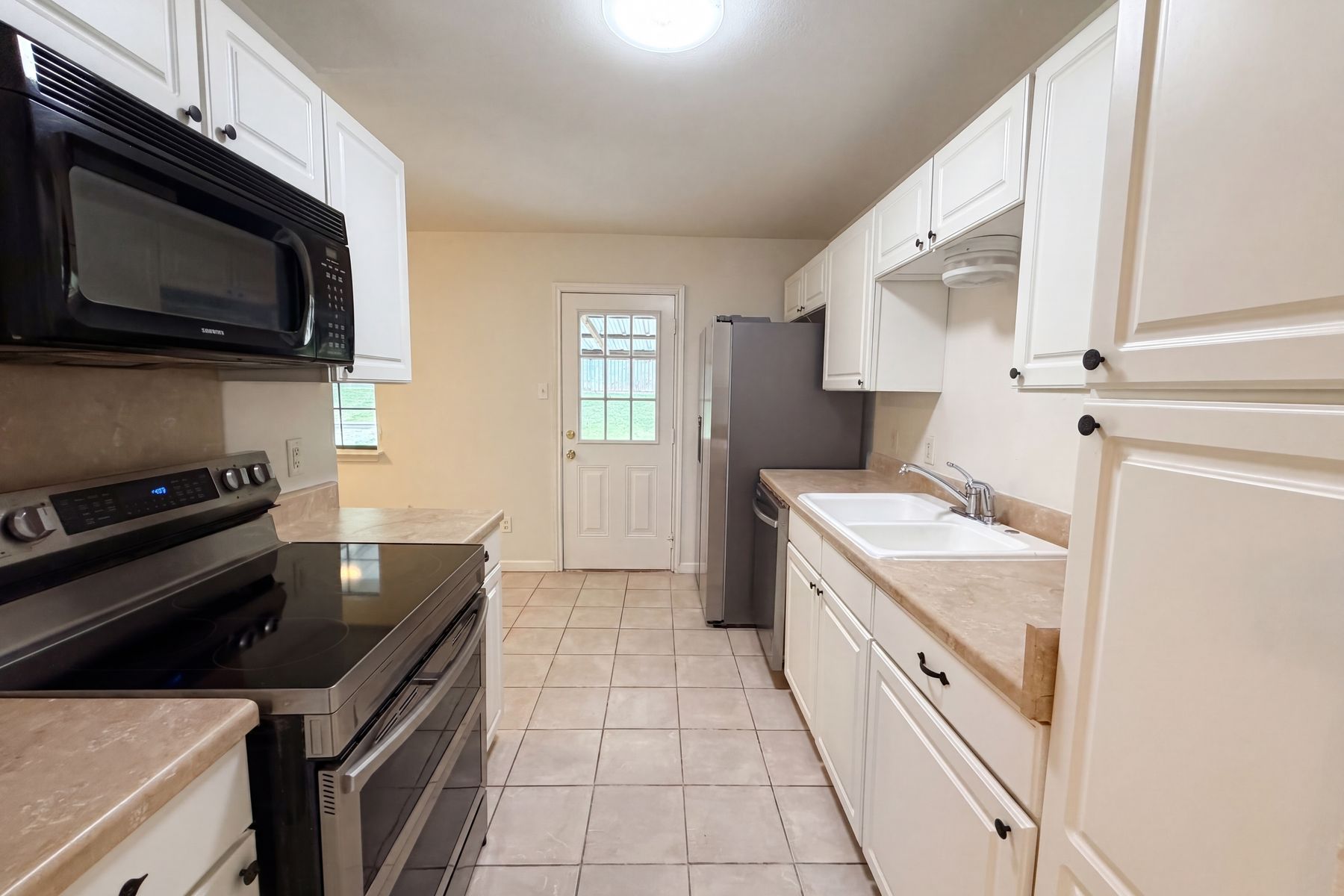 Photo 2 of 16 of 912 Hackberry St, Copperas Cove, TX