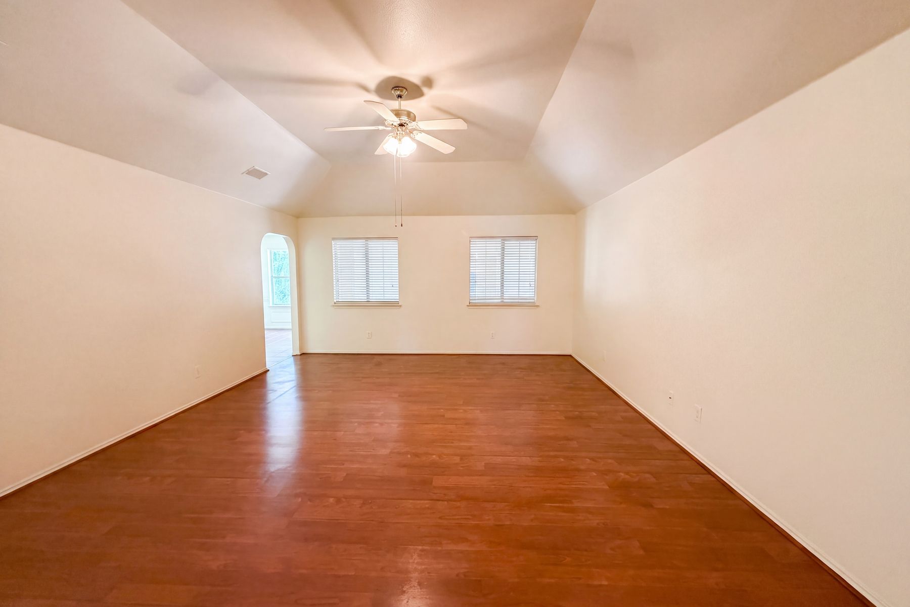 Property photo 3 of 3707 Gowen Ct