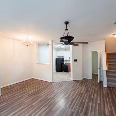 Property photo 3 of 321 Gilman Ln Unit 109