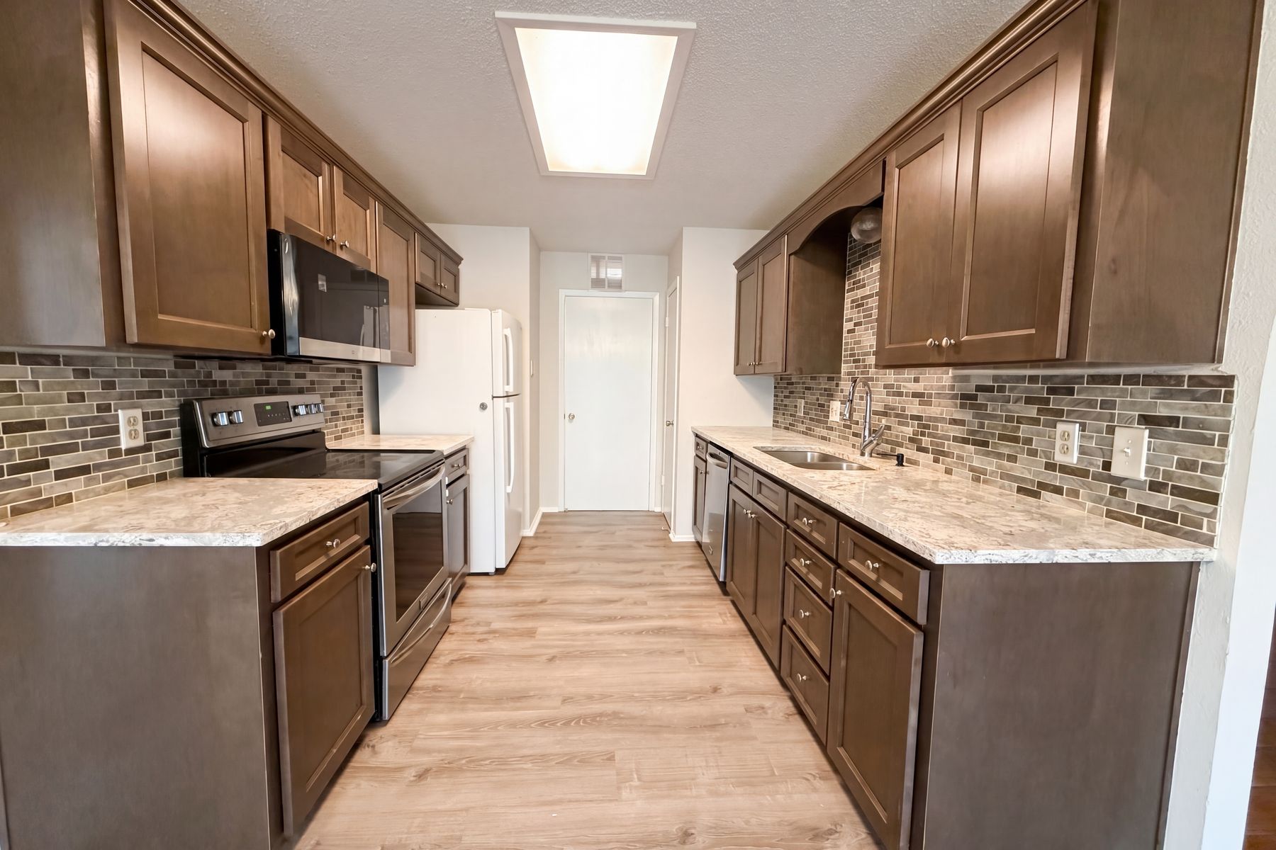 Photo 2 of 18 of 203 W Hogan Dr, Copperas Cove, TX