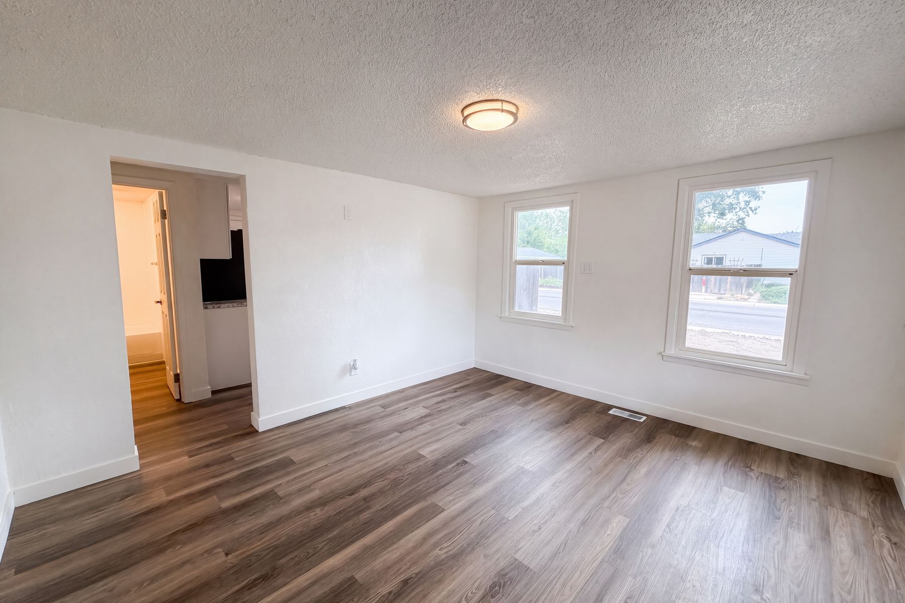 Property photo 3 of 1298 S Perry St