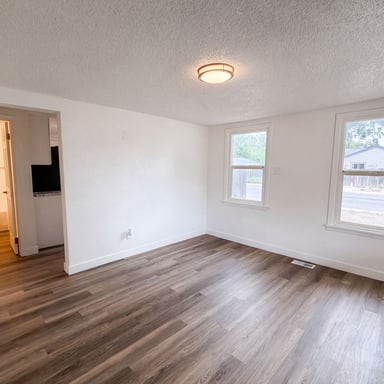 Property photo 3 of 1298 S Perry St