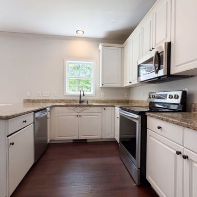 Property photo 2 of 109 Rockrose Ave