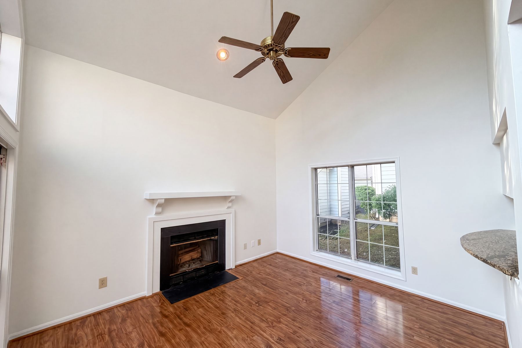 Property photo 3 of 8509 Ivoryton Way