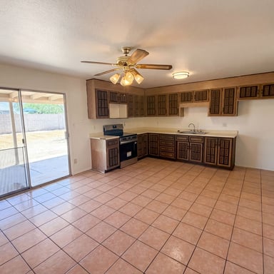 Property photo 2 of 2831 N 70th Dr