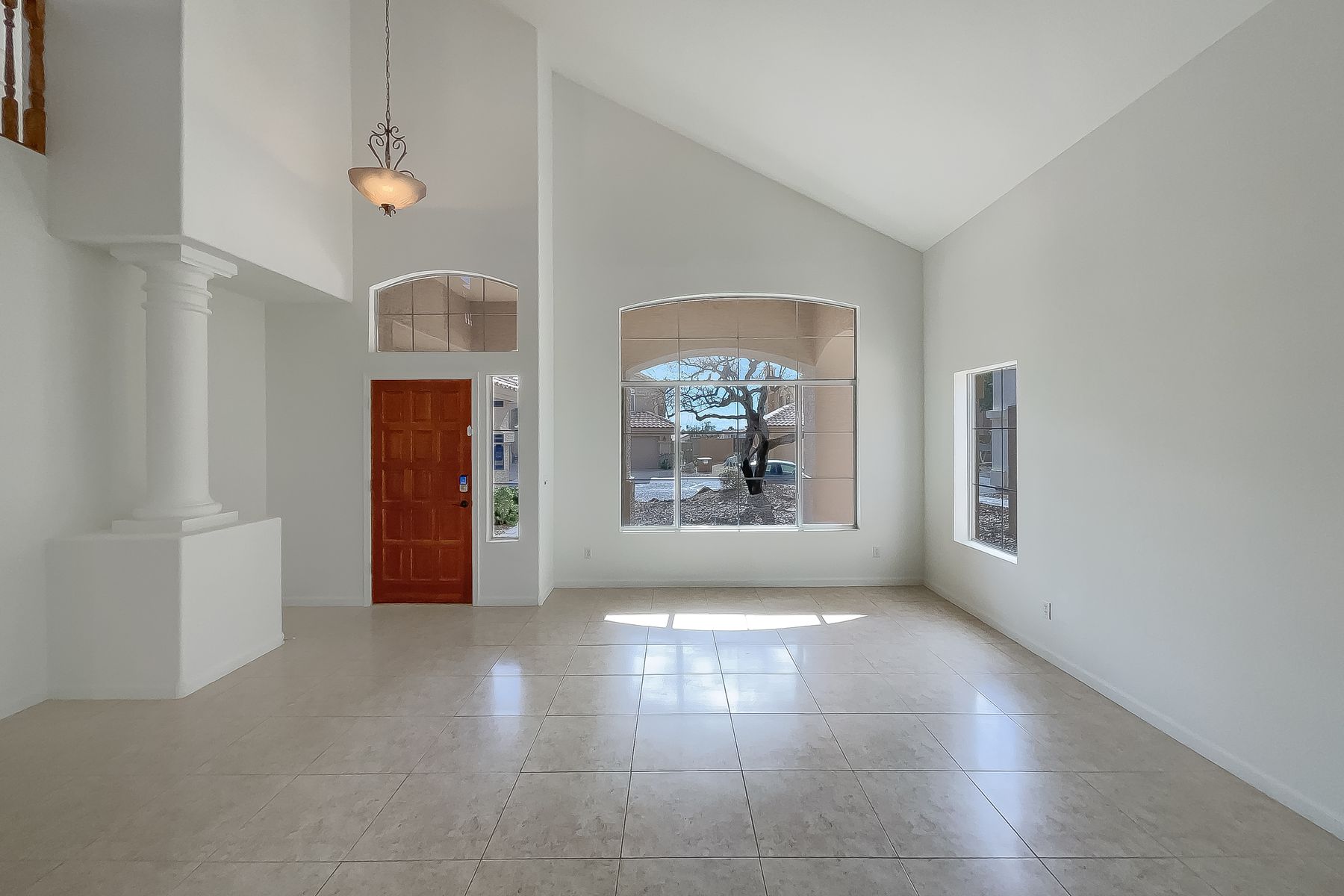 Property photo 3 of 1616 E Glenhaven Dr