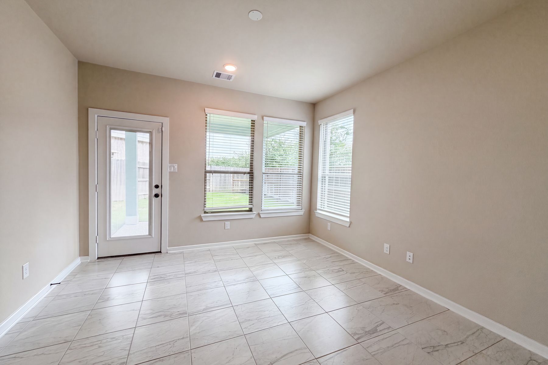 Property photo 3 of 23939 Oriole Valley Trl